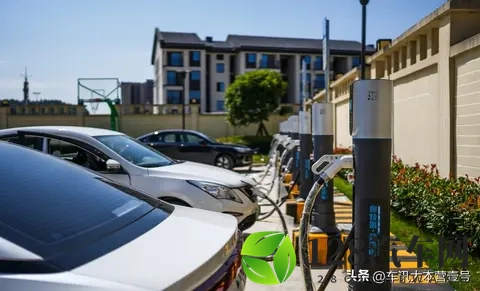 新能源车销量占比突破50%，燃油车的时代要结束了吗？-1