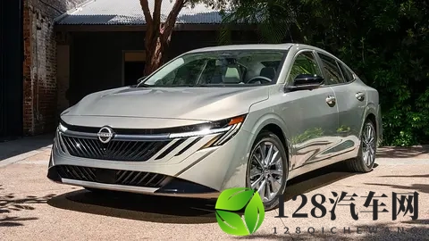 第九代美版日产轩逸售价公布:约17万元起,外观大改 + 双联屏-2