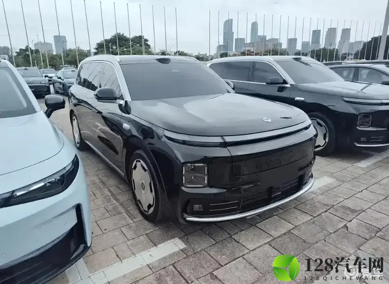 零跑D19亮相广州车展，预估售价25-30万-1