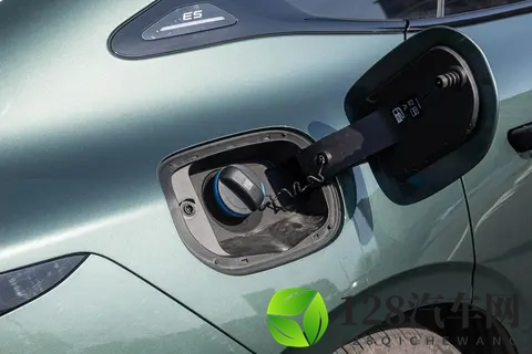 年轻人第一台C级车，星纪元ES来了，长续航+真智能+云台底盘-1