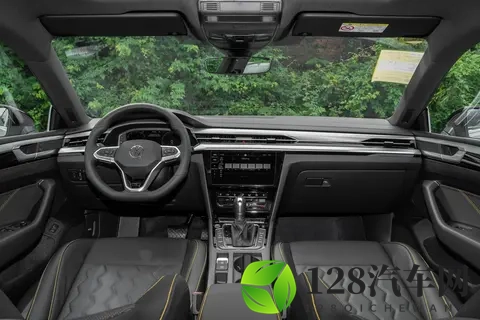 大众 CC 选买：炫目版 vs 夺目版差 18 万咋选？-3