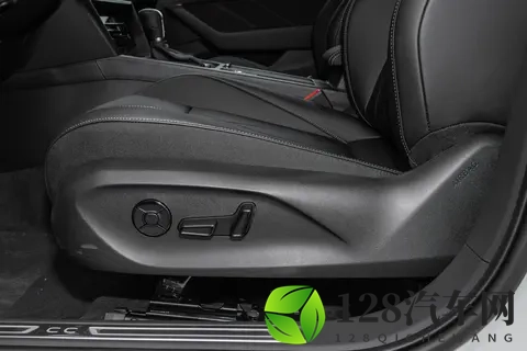 2025款大众CC选购指南：动力与配置如何选更值-1