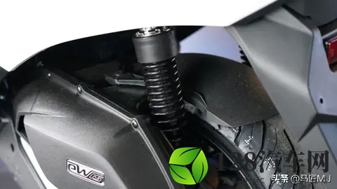 目前150平踏，好像只能推荐五羊本田NWT150！-2