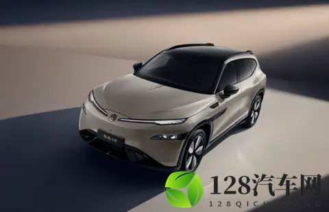 晚高峰新闻：与众08申报图曝光；奥迪RS6 Avant路试谍照透露混动身份；宾利确认年内将推新燃油车型-2