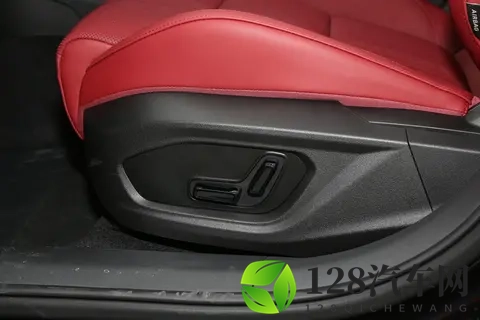 兼顾性能与智能，领克 03 2026 款 20TD AT Ultra 解析-2