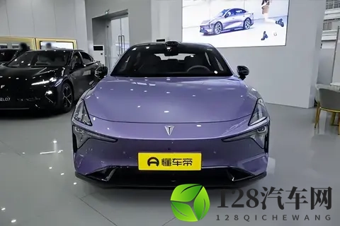 全系激光雷达+后驱底盘，14万价位的轿跑正在改变规则？-2