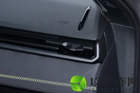 通勤代步好选择 第三代领克 03 燃油性价比试驾-1