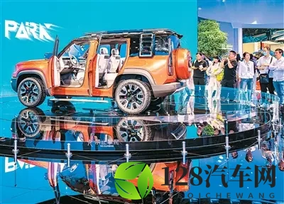 车企为何纷纷造“大车”-1