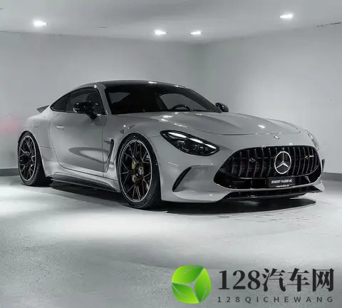 AMG GT 63涨价了，配置却砍了手势控制，这车到底值不值？-2