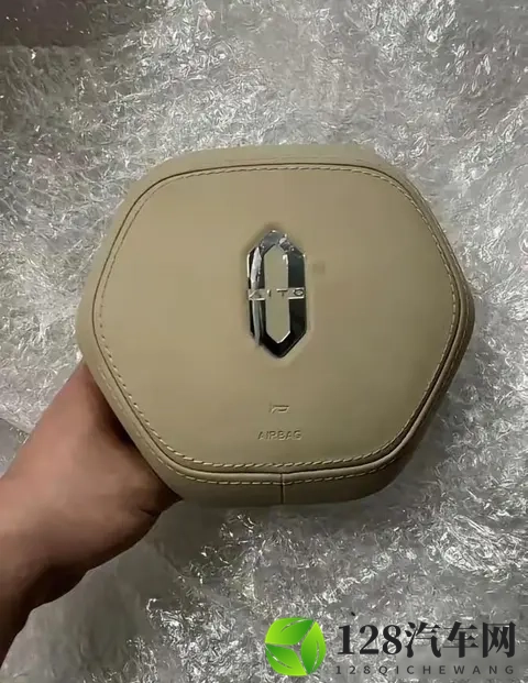 比亚迪零件藏车里，车企嘴上不说，车里全用，没人敢提却离不了-2