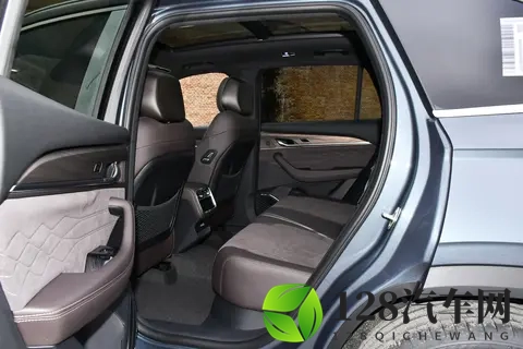 2026款吉利星越L东方曜望月版测评:新能源时代燃油车诚意之选!-2