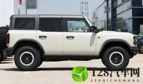 越野世家的新对话:福特烈马荒地版对比丰田普拉多-1