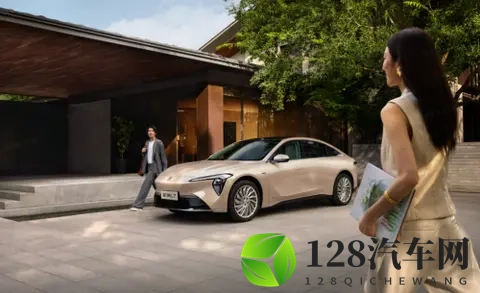 续航、智能、舒适全维度评测：6款中大型增程轿车谁更强？-1