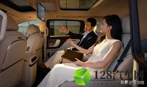 10月高端MPV销量榜：华系品牌领先_岚图梦想家成新销冠-1