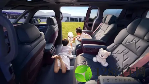 高端MPV的家用实力派，极氪009的多重购车福利值得关注-2