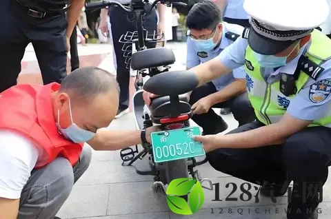 交警提醒:12月起,60岁以上老人骑这五种电动车,上路不查不扣!-2