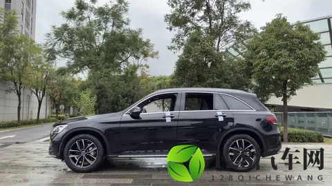 21年奔驰GLC300L，6万公里，25万多开回家，家用代步好选择？-3