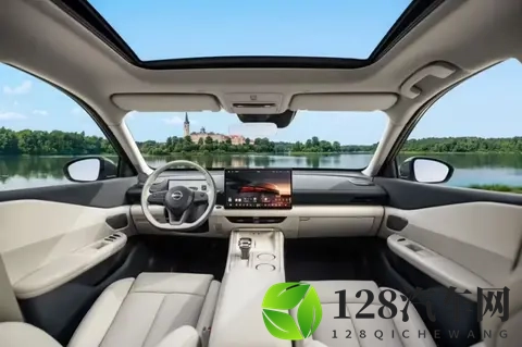 看懵了!日产燃油车用上鸿蒙座舱,这次真要起飞了-1