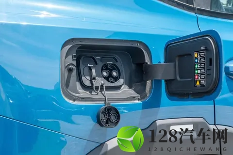 15 万预算，这款方盒子真四驱，通勤露营都适合，值得选吗？-2