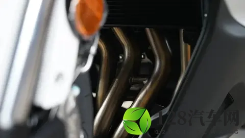 春风750SR到底输哪了？四缸跑车横向对比告诉你答案-1