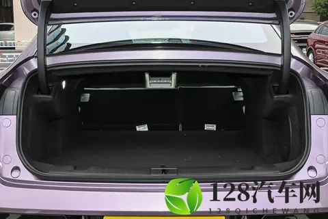 15万的C级车怎么选？激光雷达+续航1645km，星纪元ES可以一战！-1