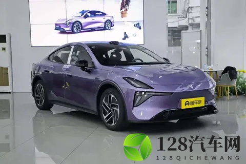 深蓝L06深度体验：1399万的无框轿跑竟藏满越级惊喜-3