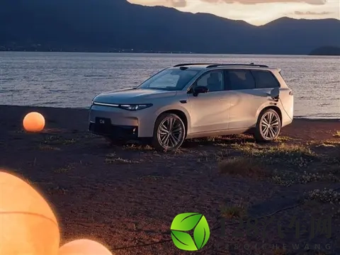 首次！新能源汽车均价跌破16万元-3