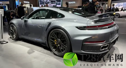 保时捷：新款轿跑登陆中国市场，这才叫“硬实力”！-3