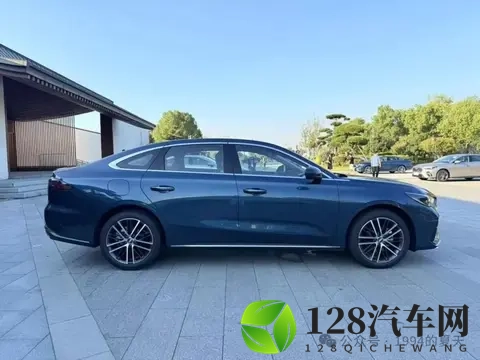 湖南小县城,收入五千,第四代逸动与第五代帝豪谁更合适?-2