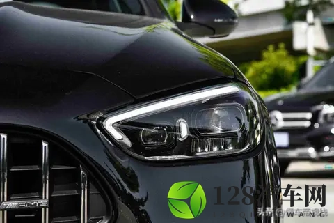 奔驰AMG C43降价了，性能没变音响没了，豪华车还值这个价吗？-1