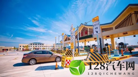 中国多条高速公路收费期满免费通行,背后是怎样的政策逻辑?-1