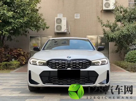 20万出头,拿下准新一手宝马3系曜夜,圆你蓝天白云梦?-1