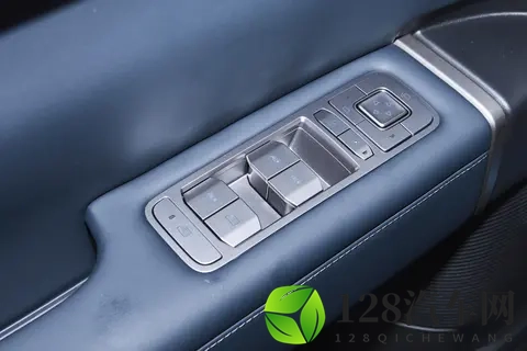 方程豹钛7：1300km超长续航+1880L魔术空间，解决带娃出行难题！-1