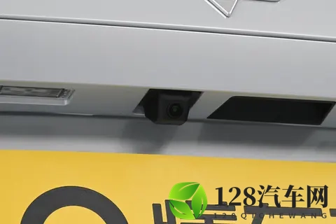 10万级家用MPV闭眼冲!星光730 PHEV:空间、动力、配置全拉满-1