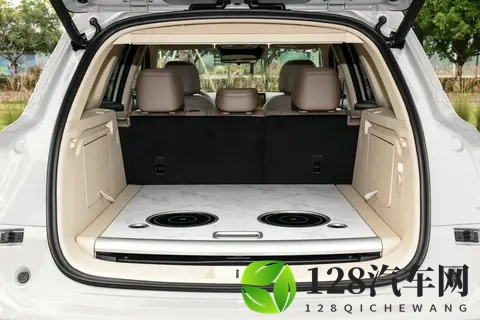 1398万起！赛力斯再添爆款，全能选手第三代蓝电E5 PLUS-1