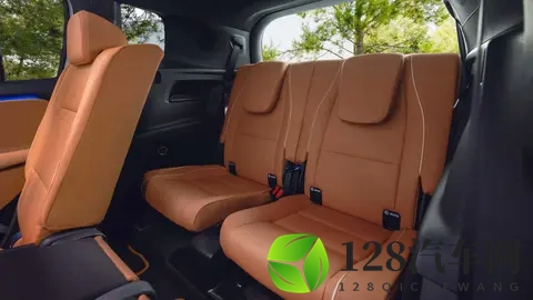 新款奔驰GLB内饰提前亮相，造车新势力的味道太重了-3