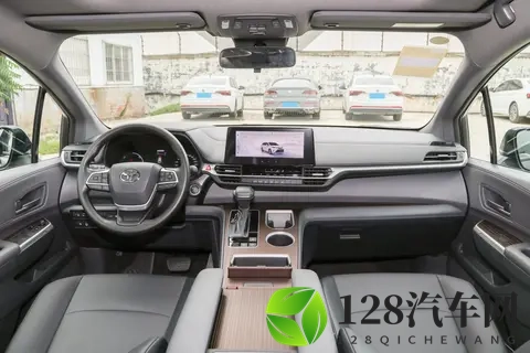 30万上下买台“全家桶”MPV，格瑞维亚到底该挑哪一款？-2