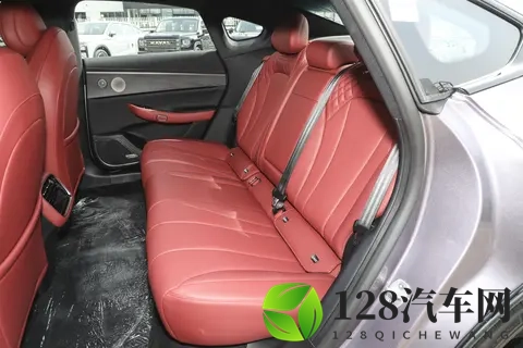 星纪元 ES 2025 款增程版 Plus 体验:15 万级中大型车的均衡之选-1