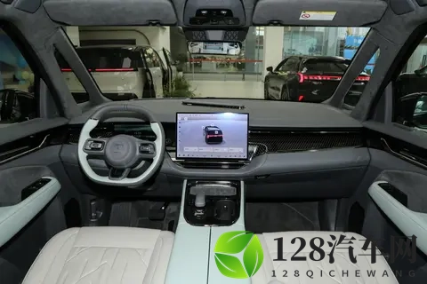 家庭MPV宠儿！七座过道版极氪009，宜商宜家实力派-1