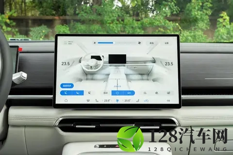 国产MPV的崛起！26款岚图梦想家，一整天深度体验，终于摸懂门道-3