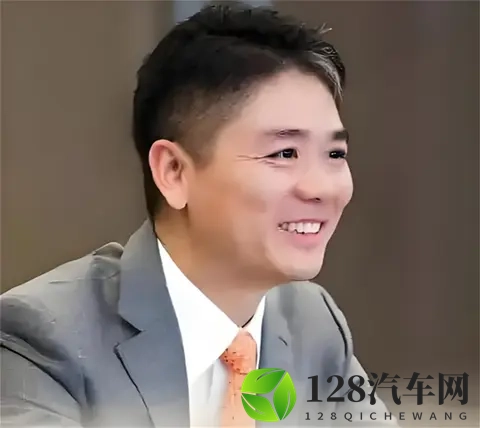 京东刚上架一台454万500公里续航的新车，把网友都看懵-1