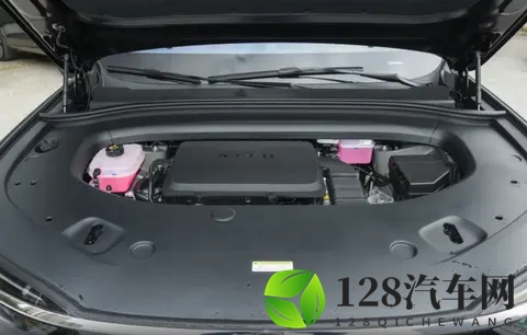 30万预算买六座SUV,不妨看看它,两种动力可选,智能化出众-1