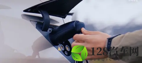 太良心了，特斯拉给老车主送免费新配件！-2