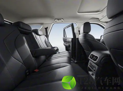 又一国产硬派SUV，最小离地间隙224mm，升级智驾座舱，2498万起-2