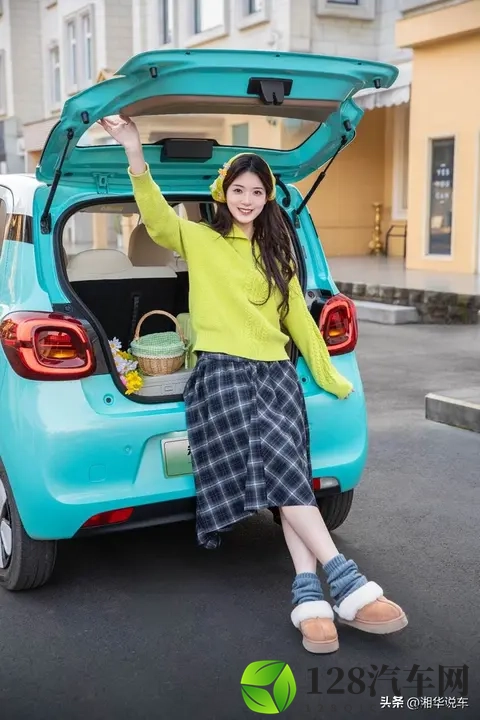 宏光MINIEV四门长续航版售价558万元，实用性再提升？-3