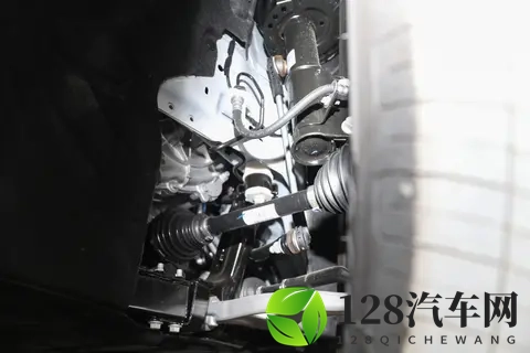 林肯 Z 选燃油还是混动？要燃油尊尚版还是要尊尚混动版的质感？-3