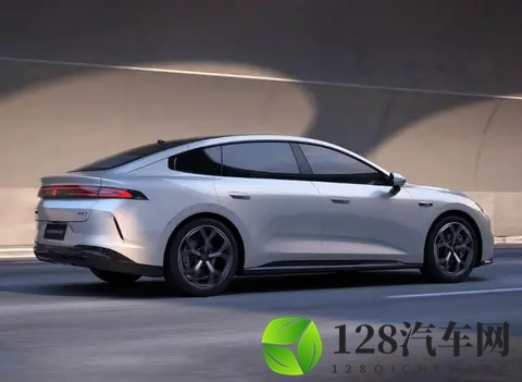 产品力、价值感均越级，长安启源A06 1099万起售-1