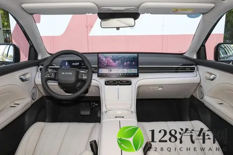 解读AION i60 2025款 增程版：家用SUV的细节与实力兼备之选-3