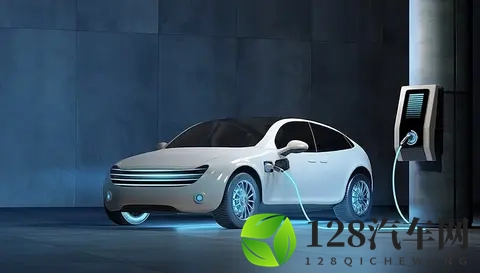 新能源汽车 10 月首次突破总销量 50%-1