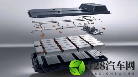 比亚迪稳用铁锂，三元锂被质疑，安全成最大卖点-1